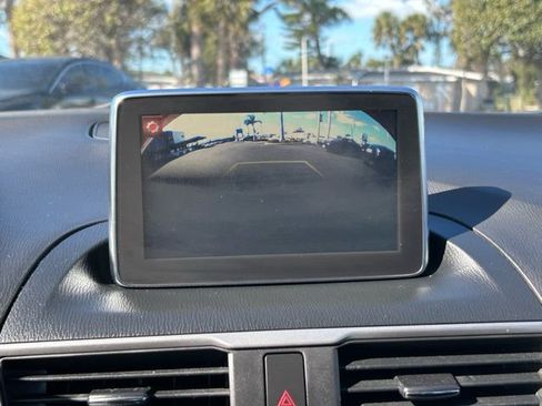 Used 2016 MAZDA MAZDA3 i Sport w/ Preferred Equipment Package image 24