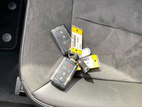 Used 2023 Jeep Grand Cherokee Altitude image 31