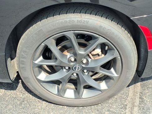 Used 2025 Chrysler Pacifica Limited FWD image 21
