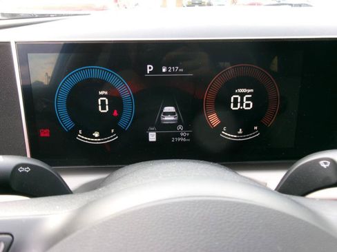 Used 2025 Hyundai Tucson SEL FWD image 14