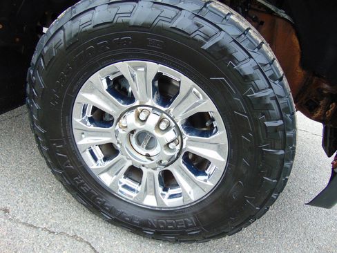 Used 2017 Ford F250 XLT w/ XLT Premium Package image 44