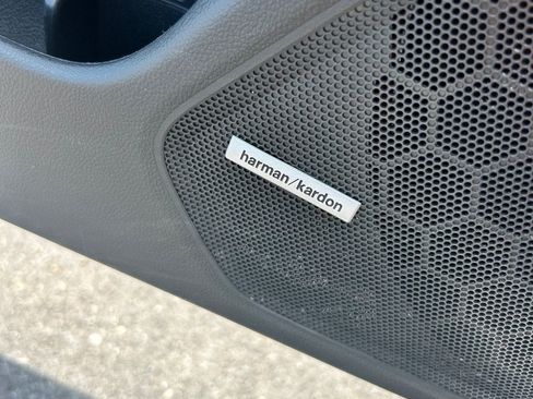 Used 2015 Subaru Legacy 2.5i Limited AWD/4WD image 10