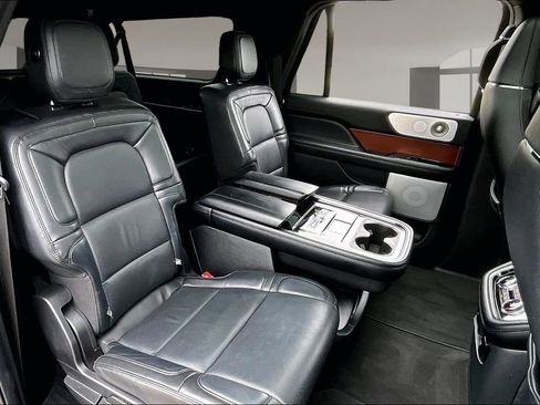 Used 2020 Lincoln Navigator L Reserve w/ Equipment Group 208A Reserve AWD/4WD image 29