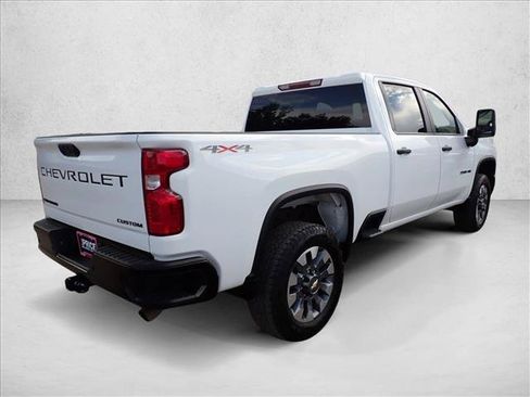 Used 2024 Chevrolet Silverado 2500 Custom w/ Custom Value Package AWD/4WD image 4