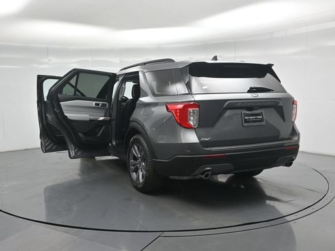 Certified 2023 Ford Explorer XLT w/ Equipment Group 202A RWD image 33