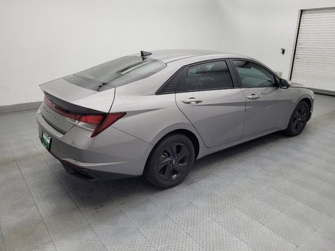 Used 2023 Hyundai Elantra SEL w/ Preferred Accessory Package FWD image 10