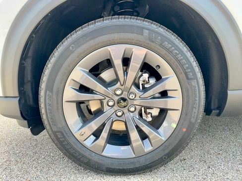New 2026 Ford Explorer Active w/ Active Comfort Package AWD/4WD image 29