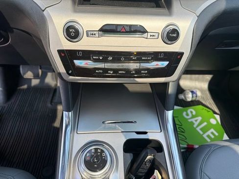Used 2021 Ford Explorer XLT w/ Equipment Group 202A AWD/4WD image 39
