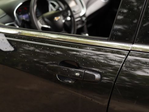 Used 2019 Chevrolet Equinox LT FWD image 32