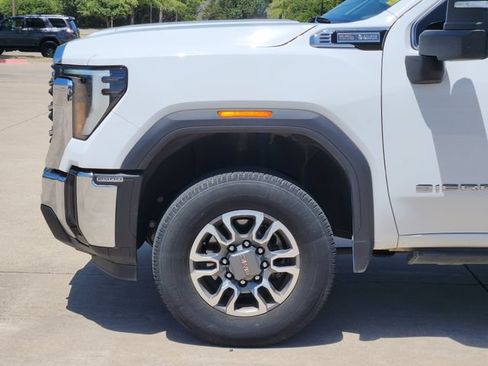 Used 2024 GMC Sierra 2500 SLE w/ SLE Value Package; AWD/4WD image 8
