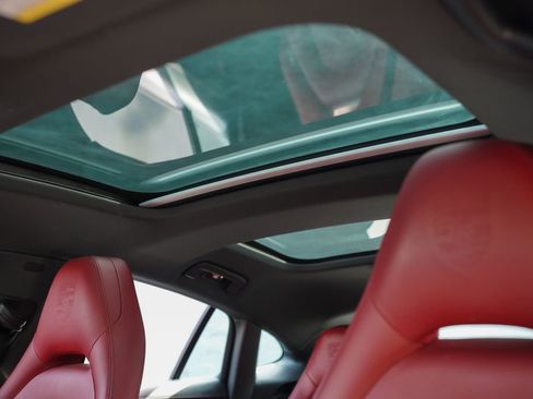 Used 2023 Porsche Panamera Platinum Edition image 35