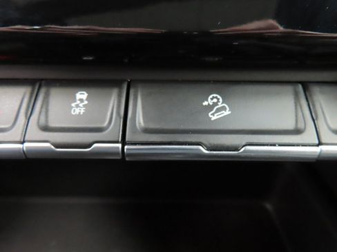 Used 2026 GMC Sierra 2500 AT4 image 70