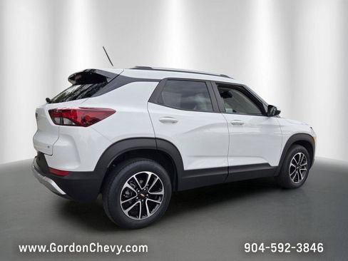 Used 2025 Chevrolet TrailBlazer LT AWD/4WD image 6
