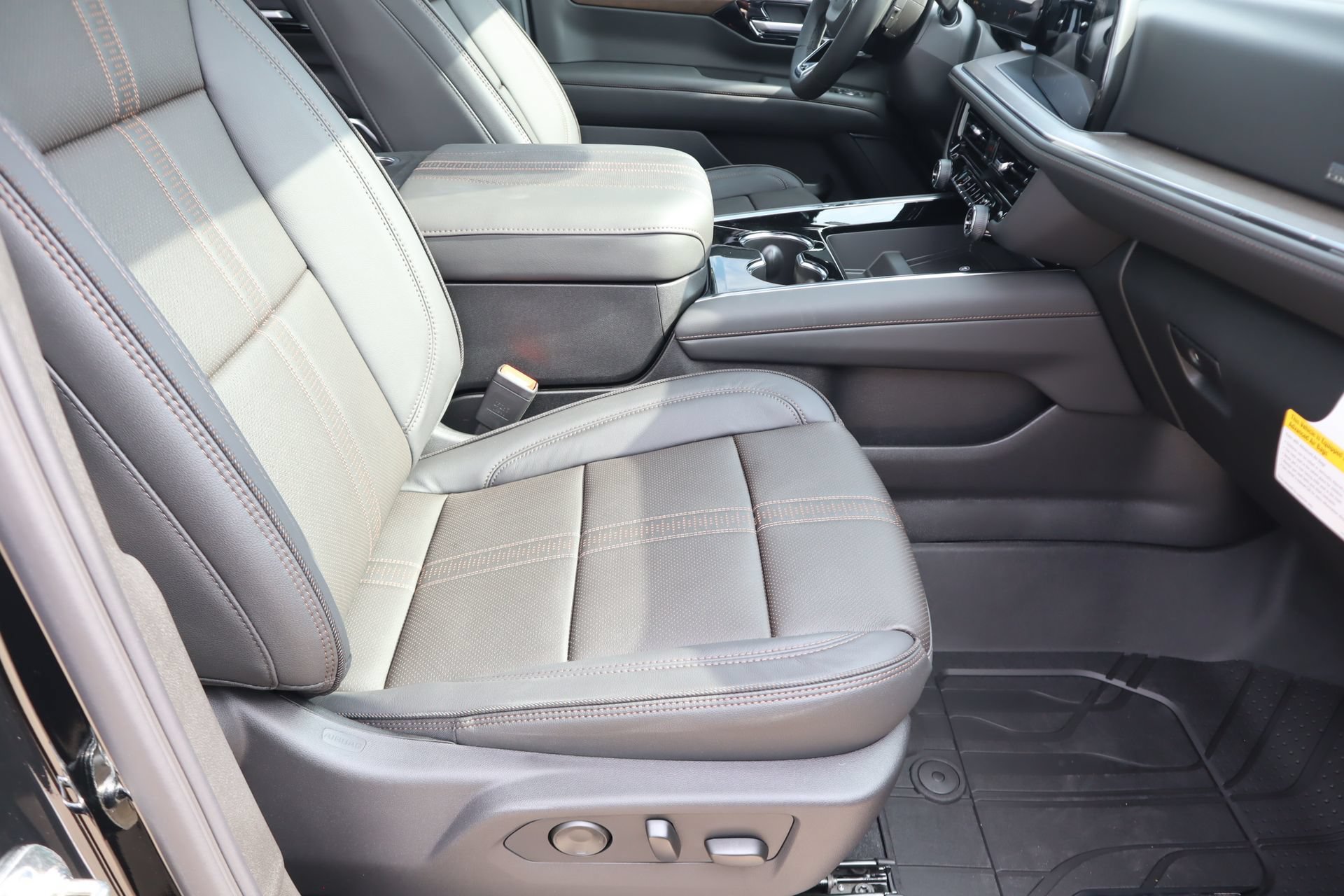 New 2026 Chevrolet Tahoe High Country AWD/4WD image 16