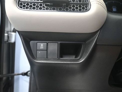 Certified 2025 Honda HR-V LX image 12