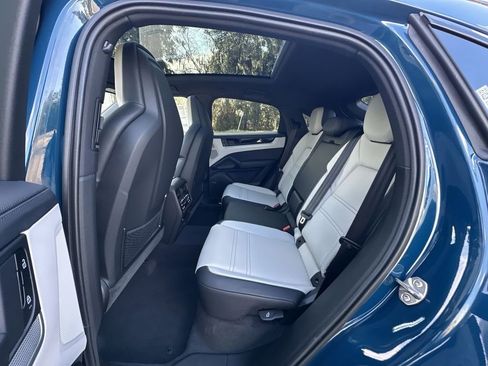 Certified 2026 Porsche Cayenne S AWD/4WD image 19