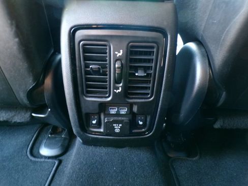 Used 2025 Dodge Durango GT AWD/4WD image 26
