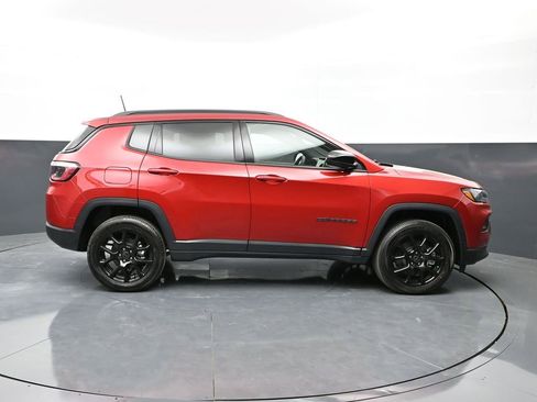 New 2026 Jeep Compass Latitude image 4