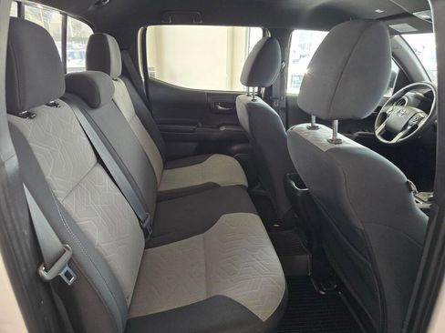 Used 2023 Toyota Tacoma TRD Off-Road image 40