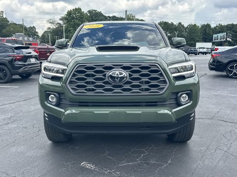 Used 2021 Toyota Tacoma TRD Sport w/ TRD Premium Sport Package AWD/4WD image 3