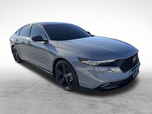 Used 2025 Honda Accord Sport image 4