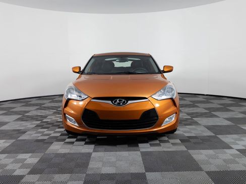 Used 2012 Hyundai Veloster w/ Style Pkg image 10
