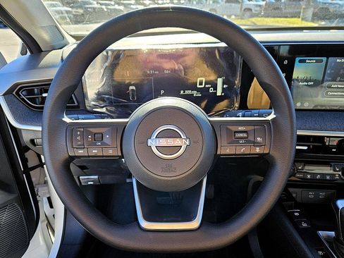 New 2026 Nissan Kicks SV image 25