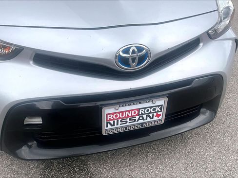 Used 2017 Toyota Prius V Four image 28