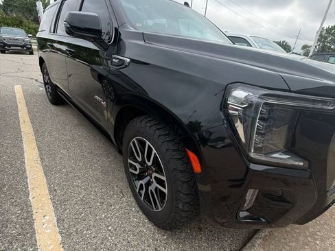 Used 2021 GMC Yukon XL AT4 w/ AT4 Premium Plus Package AWD/4WD image 8