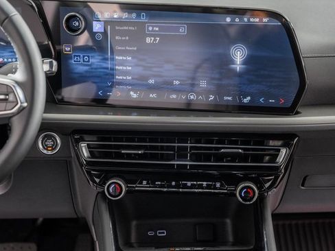 New 2026 Chevrolet Traverse LT w/ Driver Confidence Package image 22