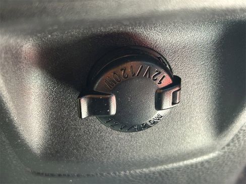 Used 2018 Toyota RAV4 XLE image 22