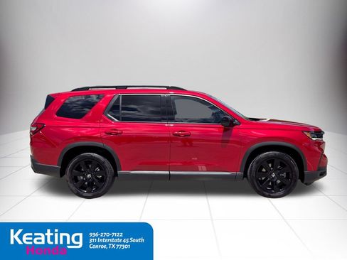 Certified 2025 Honda Pilot Black Edition image 9