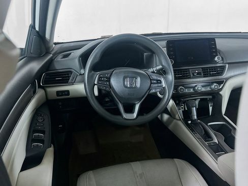 Used 2018 Honda Accord EX image 18