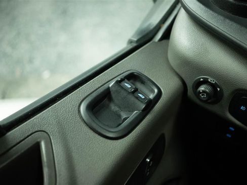 Used 2023 Ford Transit 350 XLT image 25