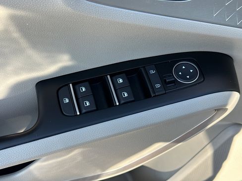 Used 2022 Kia Soul LX image 10