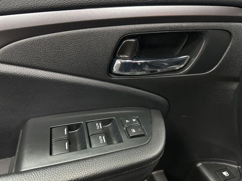 Used 2022 Honda Pilot Sport image 18