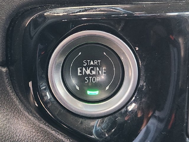 Used 2025 GMC Sierra 1500 SLT AWD/4WD image 19