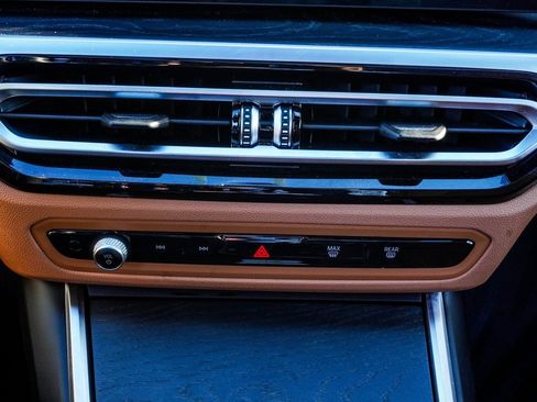 Used 2022 BMW i4 eDrive40 image 30