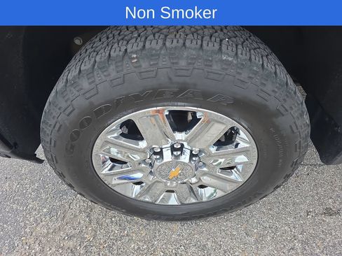 Used 2024 Chevrolet Silverado 2500 High Country w/ High Country Premium Package AWD/4WD image 11