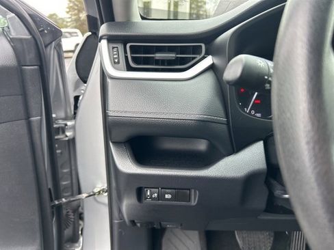 Used 2024 Toyota RAV4 XLE image 28