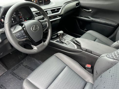 Certified 2022 Lexus UX 250h w/ Accessory Package (Z1) image 11