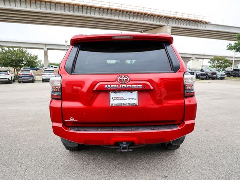 Used 2022 Toyota 4Runner SR5 Premium w/ Moonroof Package RWD image 8