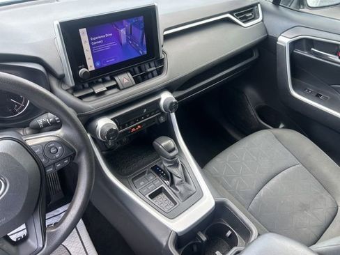 Used 2024 Toyota RAV4 XLE FWD image 33