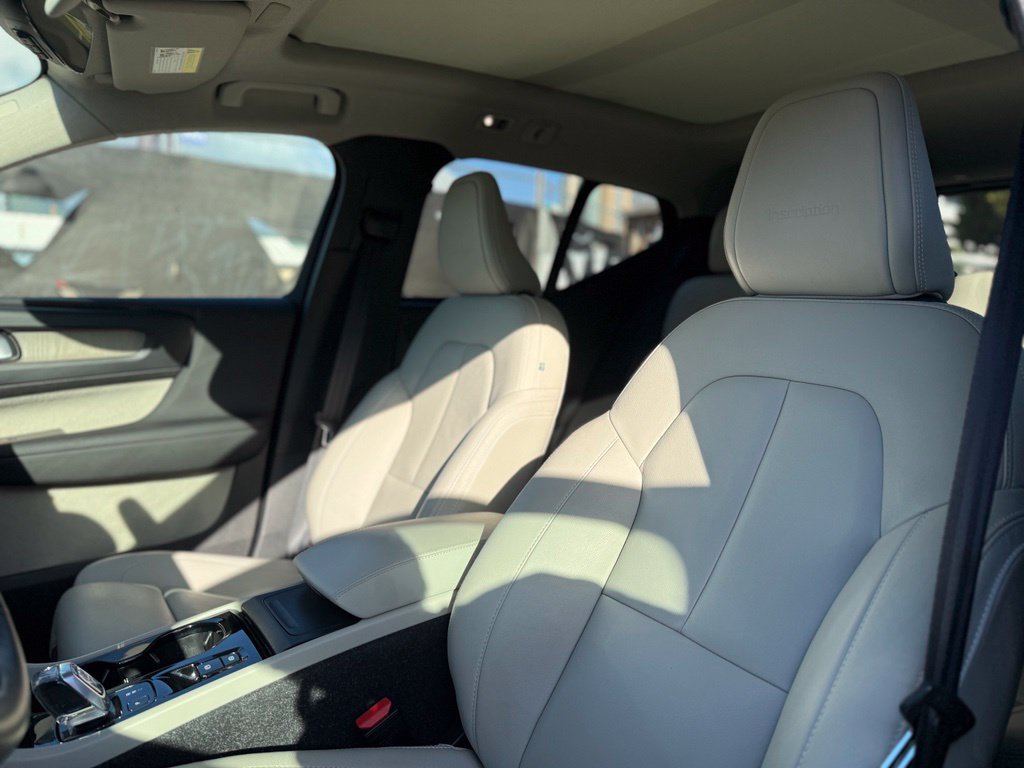Used 2020 Volvo XC40 T4 Inscription w/ Protection Package Premier FWD image 12
