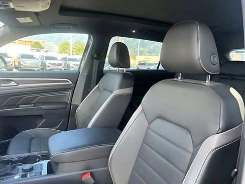 Used 2020 Volkswagen Atlas Cross Sport SEL Premium AWD/4WD image 25