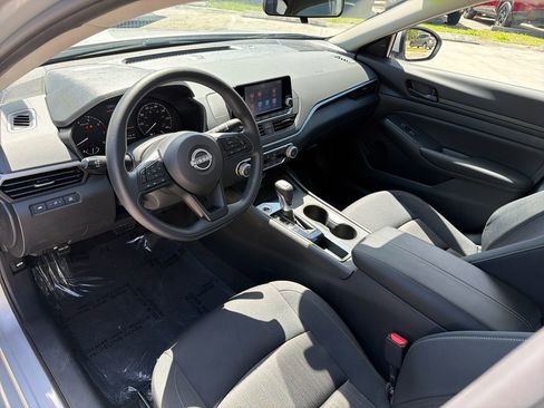 Used 2023 Nissan Altima 2.5 S FWD image 12