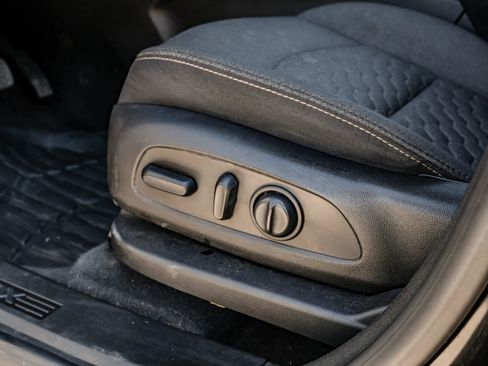 Used 2018 Chevrolet Equinox LT image 38