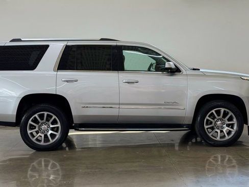Used 2017 GMC Yukon Denali image 8
