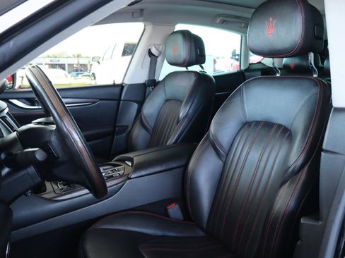 Used 2017 Maserati Levante w/ Luxury Package image 16