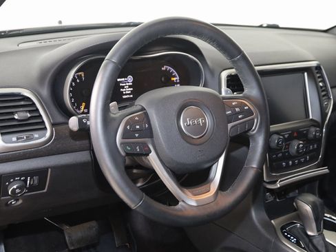 Used 2017 Jeep Grand Cherokee Altitude image 6